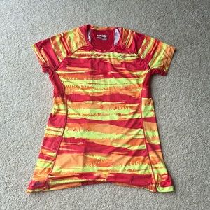 Saucony Women’s XS Dri-fit top